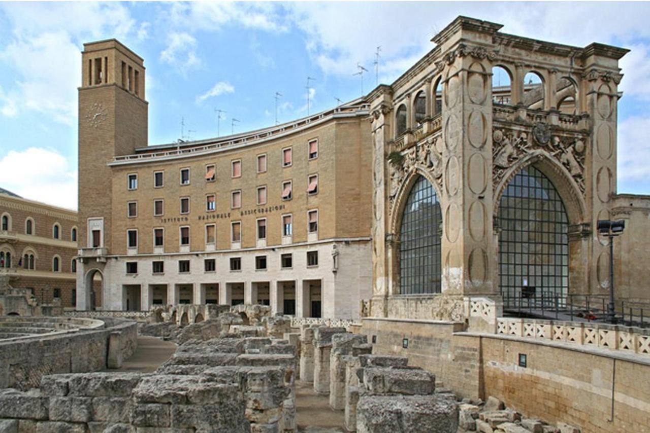 Ferrante D'Aragona Rooms Lecce Exterior photo