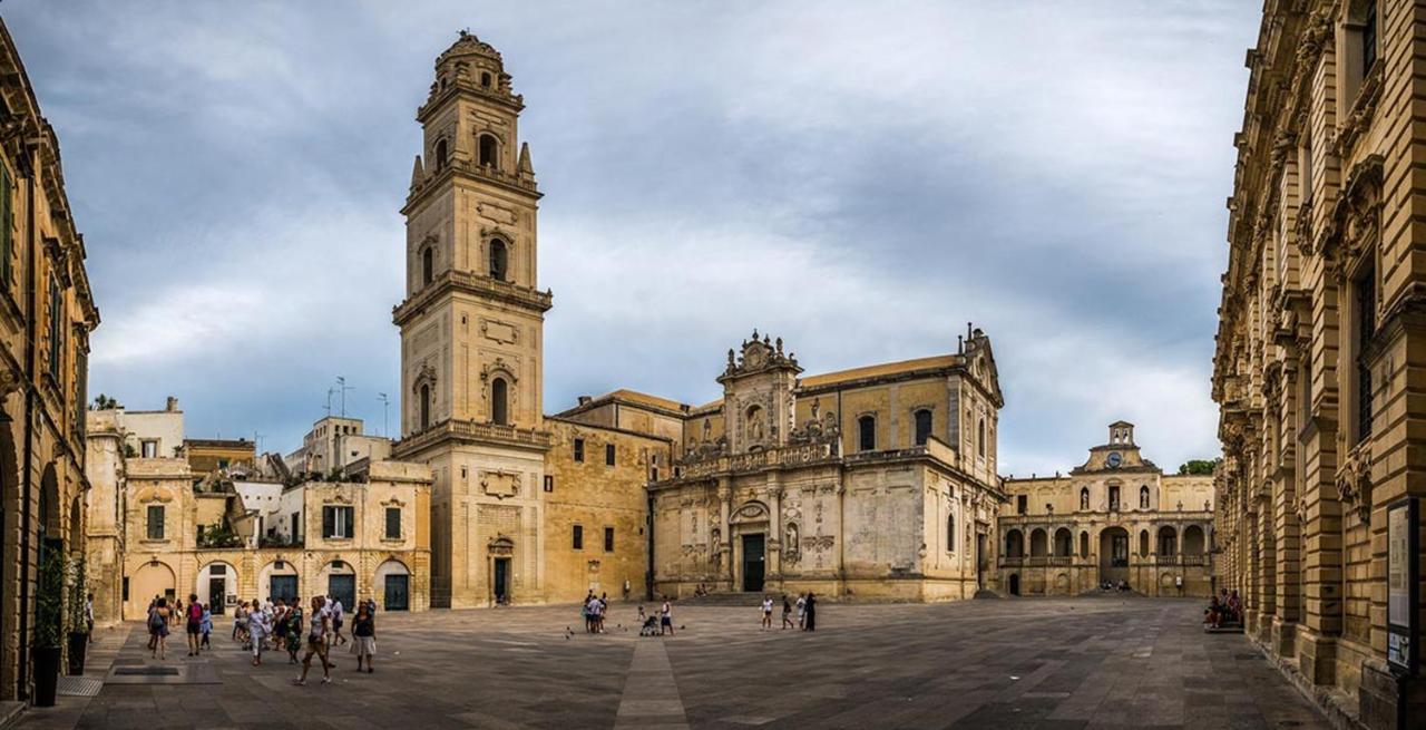 Ferrante D'Aragona Rooms Lecce Exterior photo