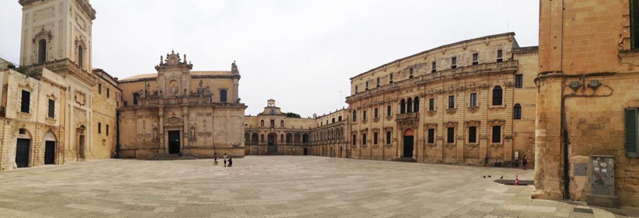 Ferrante D'Aragona Rooms Lecce Exterior photo